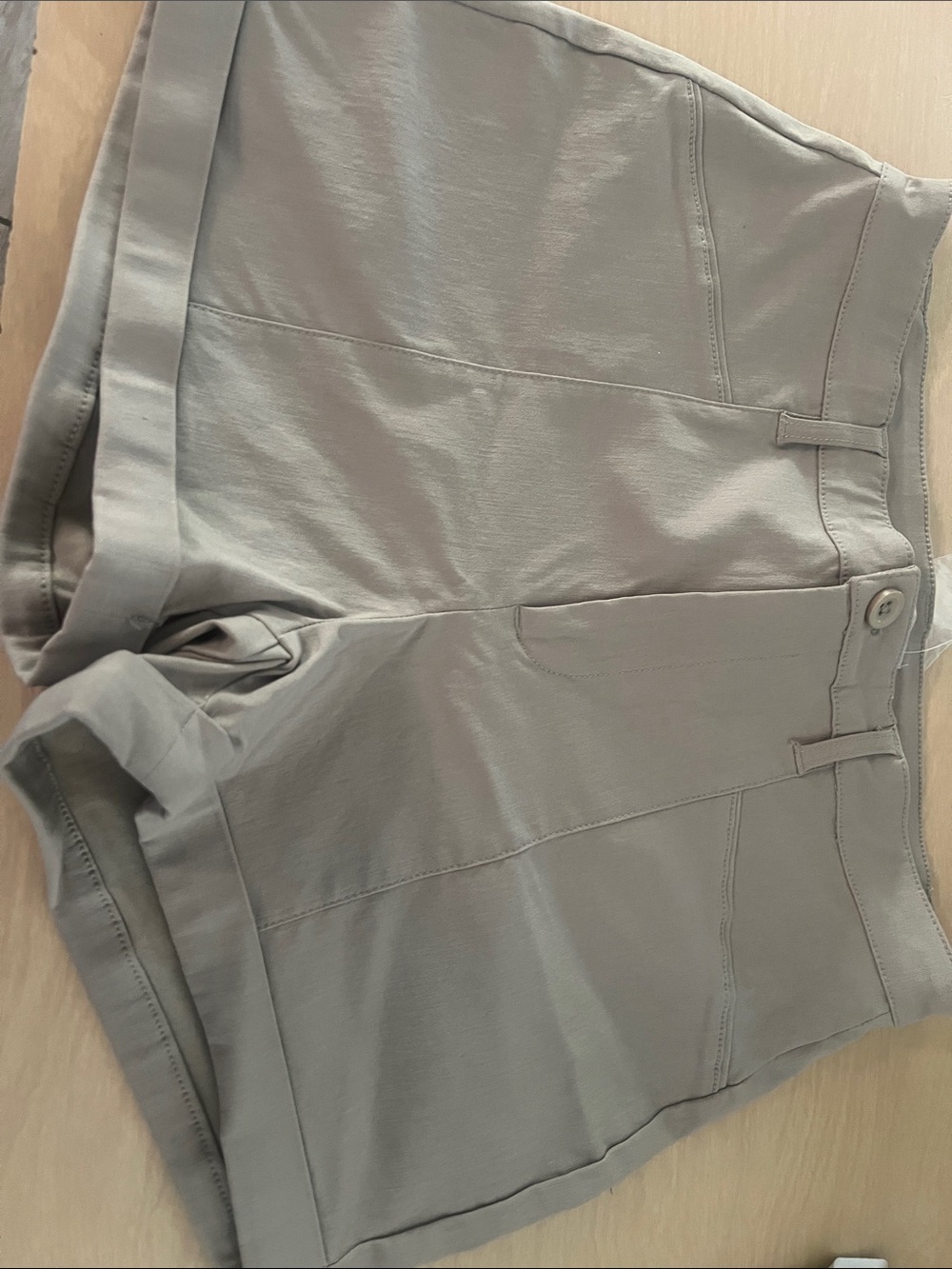 Active USA High-Rise Cuffed Women's Shorts in Light Gray